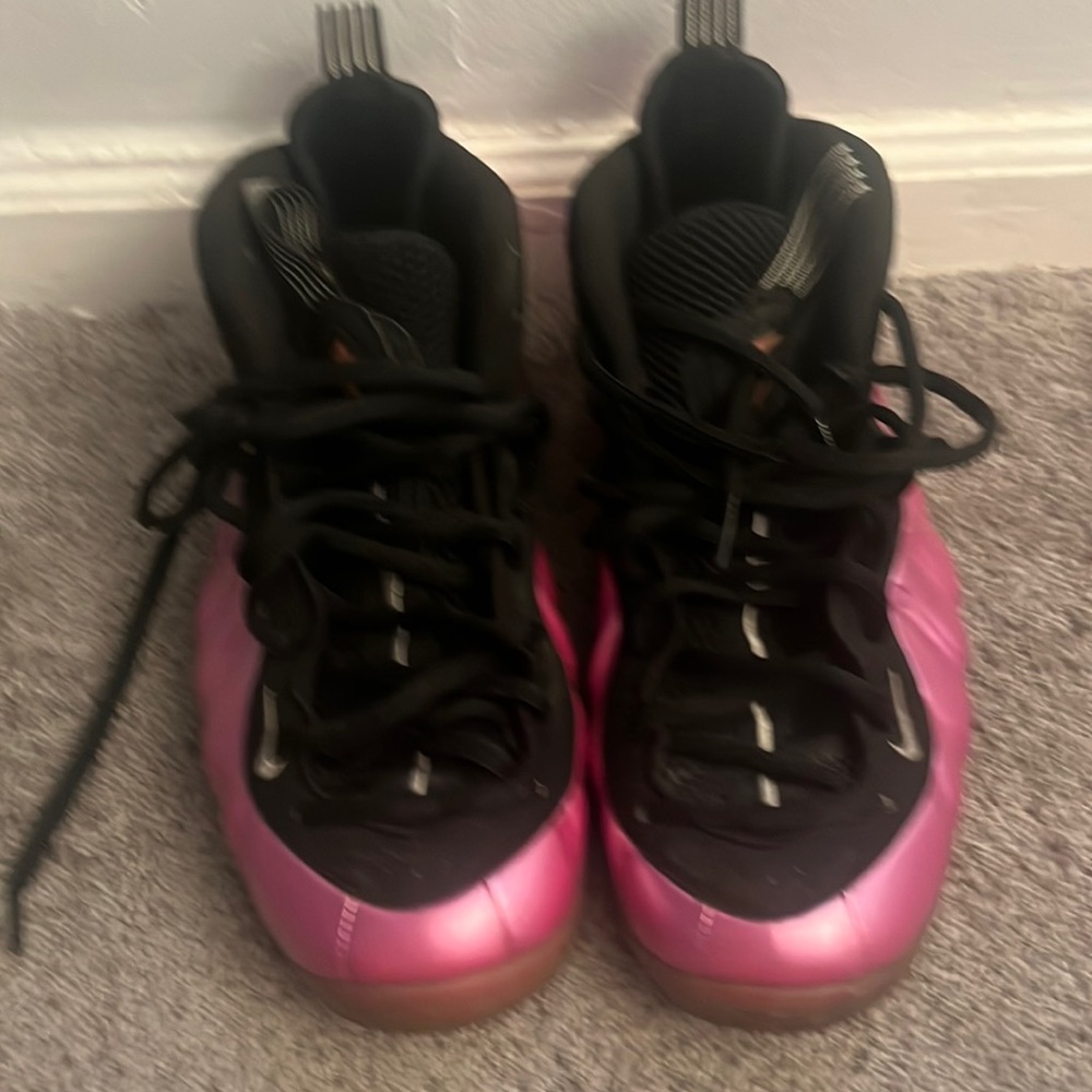 Nike Foam pink size 10.5